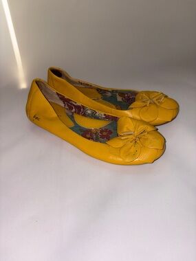 b.o.c. Yellow Leather Flower Detail Ballet Flats Size 6